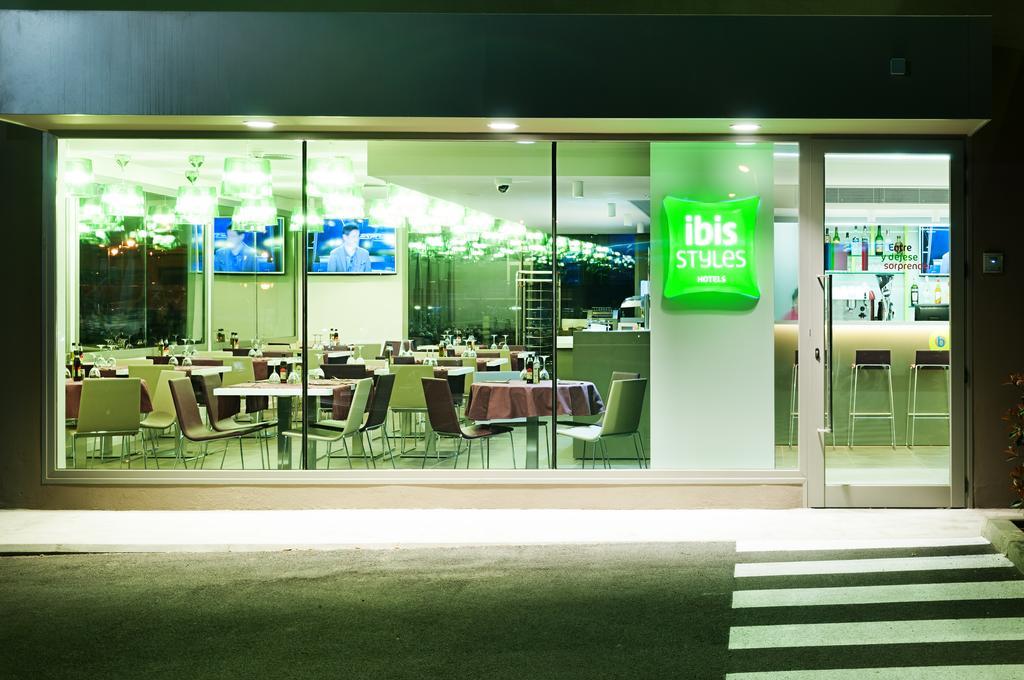 Hotel Ibis Styles Lleida Torrefarrera 외부 사진