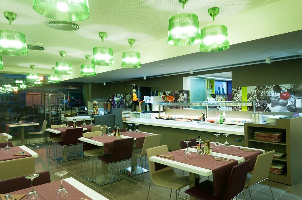 Hotel Ibis Styles Lleida Torrefarrera 외부 사진