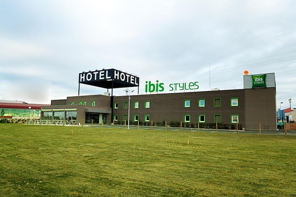 Hotel Ibis Styles Lleida Torrefarrera 외부 사진