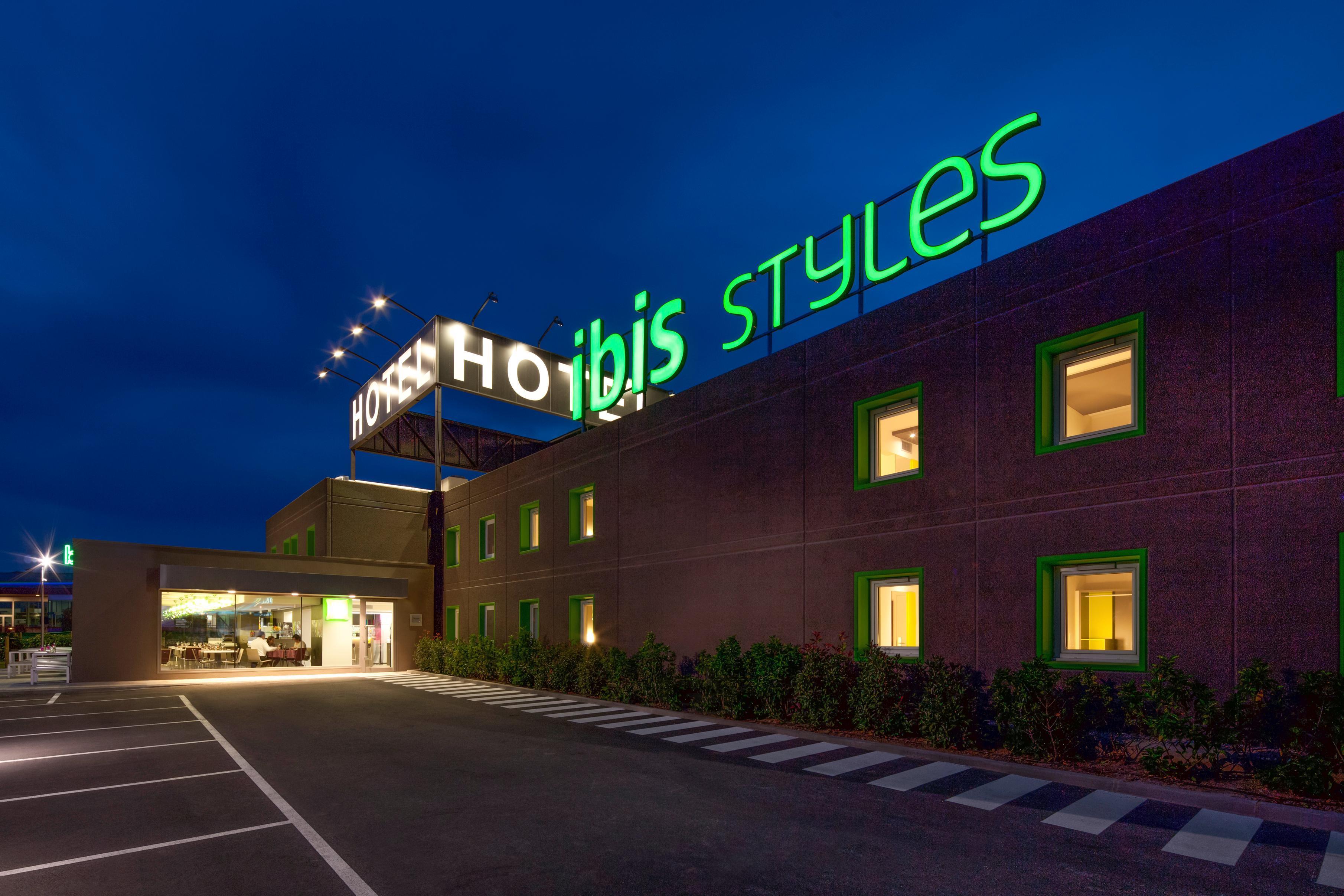 Hotel Ibis Styles Lleida Torrefarrera 외부 사진